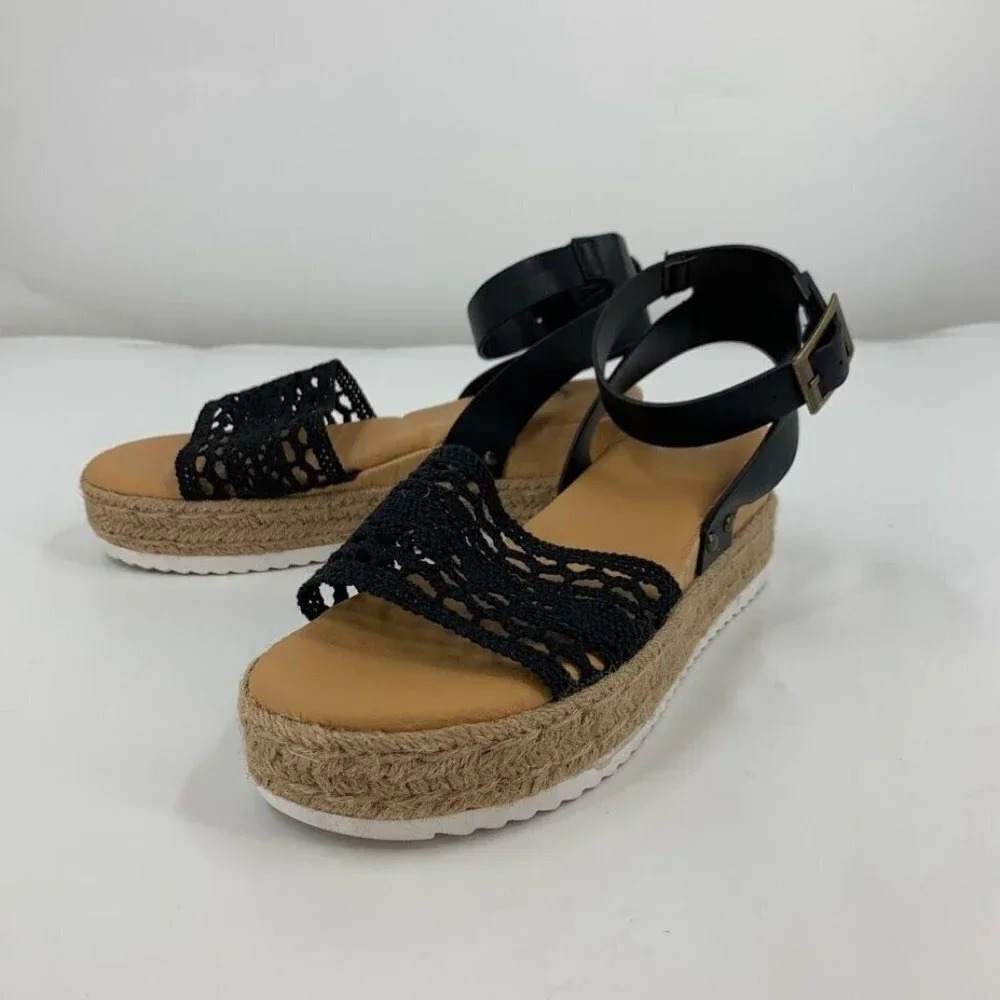 Journee Collection Women's Comfort Foam Lizette Sandals Size 6.5 NWOB